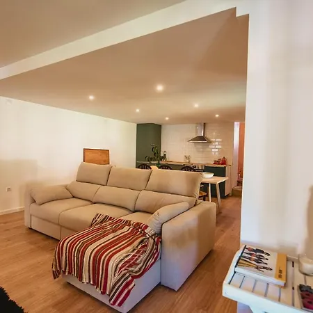 Epicos House, Your Away From Home. בית נופש *