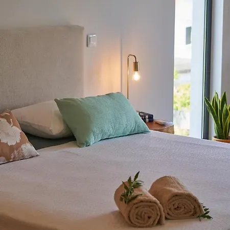 épicos House, Your Away From Home. Сasa de vacaciones